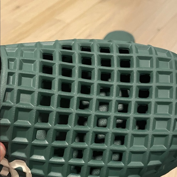 New Malbon Lusso Cloud Green Waffle Slide Sandals - Picture 6 of 12